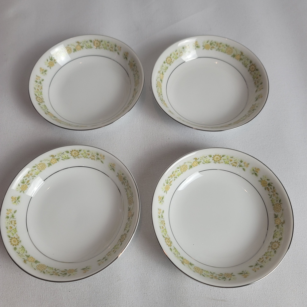 Lot of 4 Towne House Fine China Japan Spring 3094 Dessert Bowls